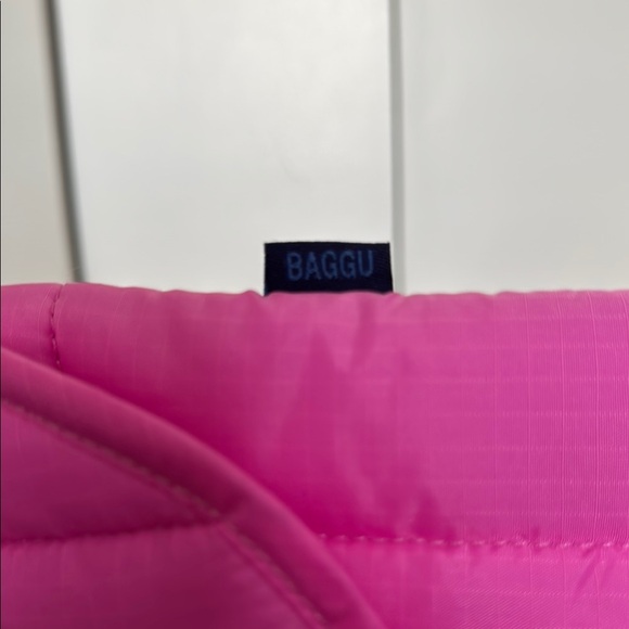 BAGGU Bright Pink Quilted Sleeve - Picture 2 of 4